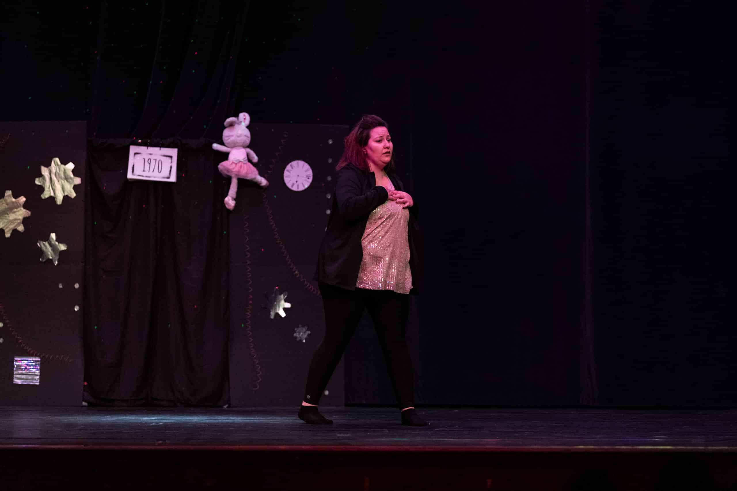 Caro Danse voyage dans le temps-485